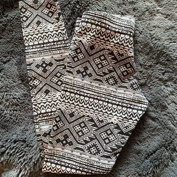 Garage Size XS Aztec Print Leggings - Picture 1 of 3